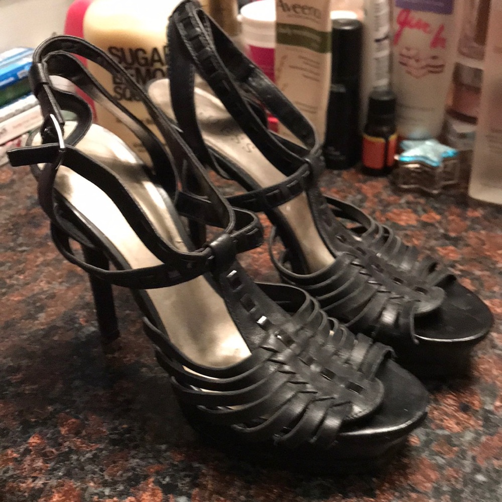 Guess black strappy heels